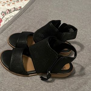 Sofft black sandals